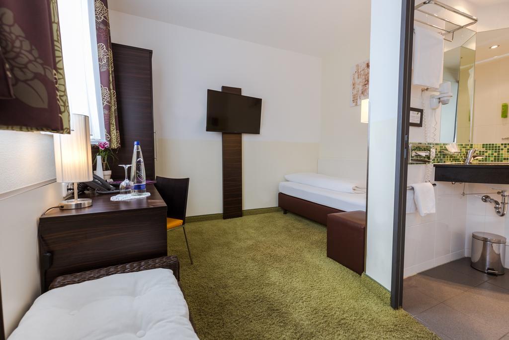 Hotel Arooma Erding Kültér fotó