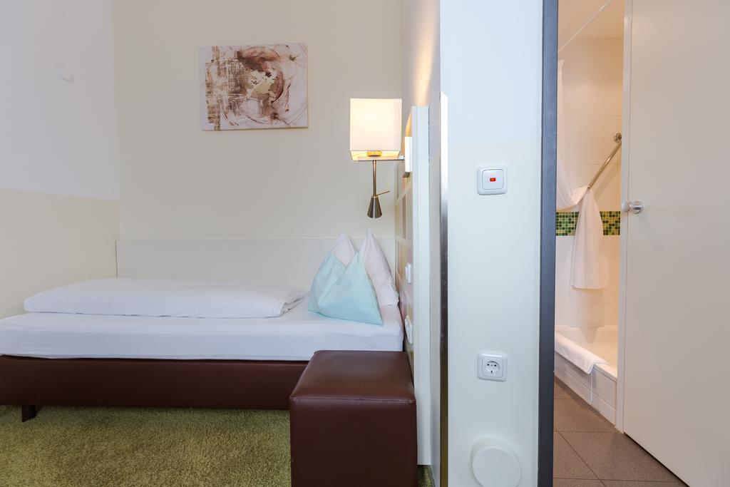 Hotel Arooma Erding Kültér fotó