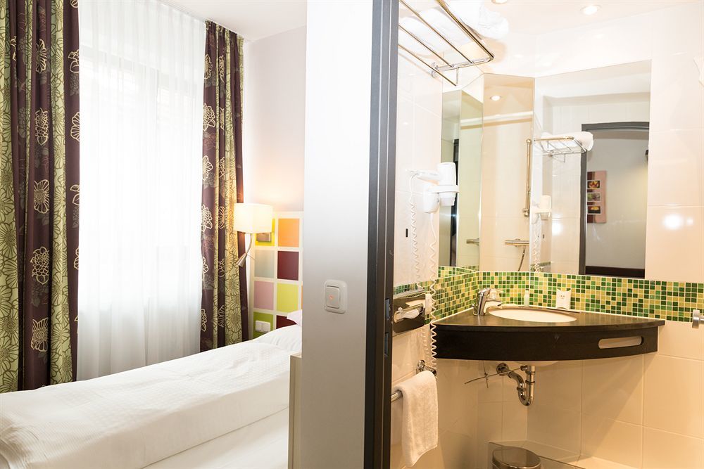 Hotel Arooma Erding Kültér fotó