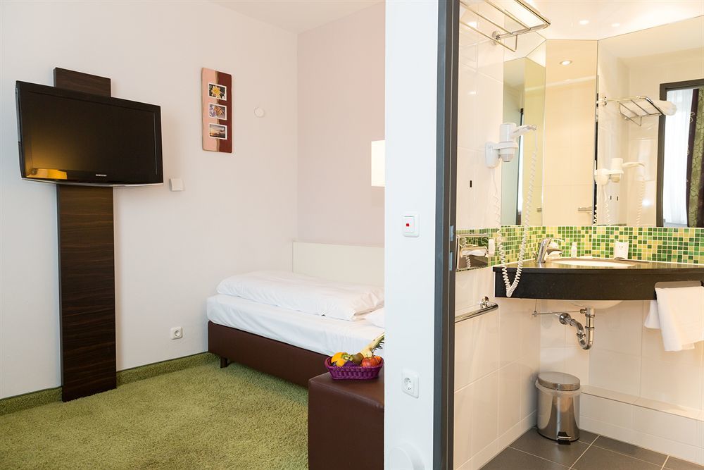 Hotel Arooma Erding Kültér fotó