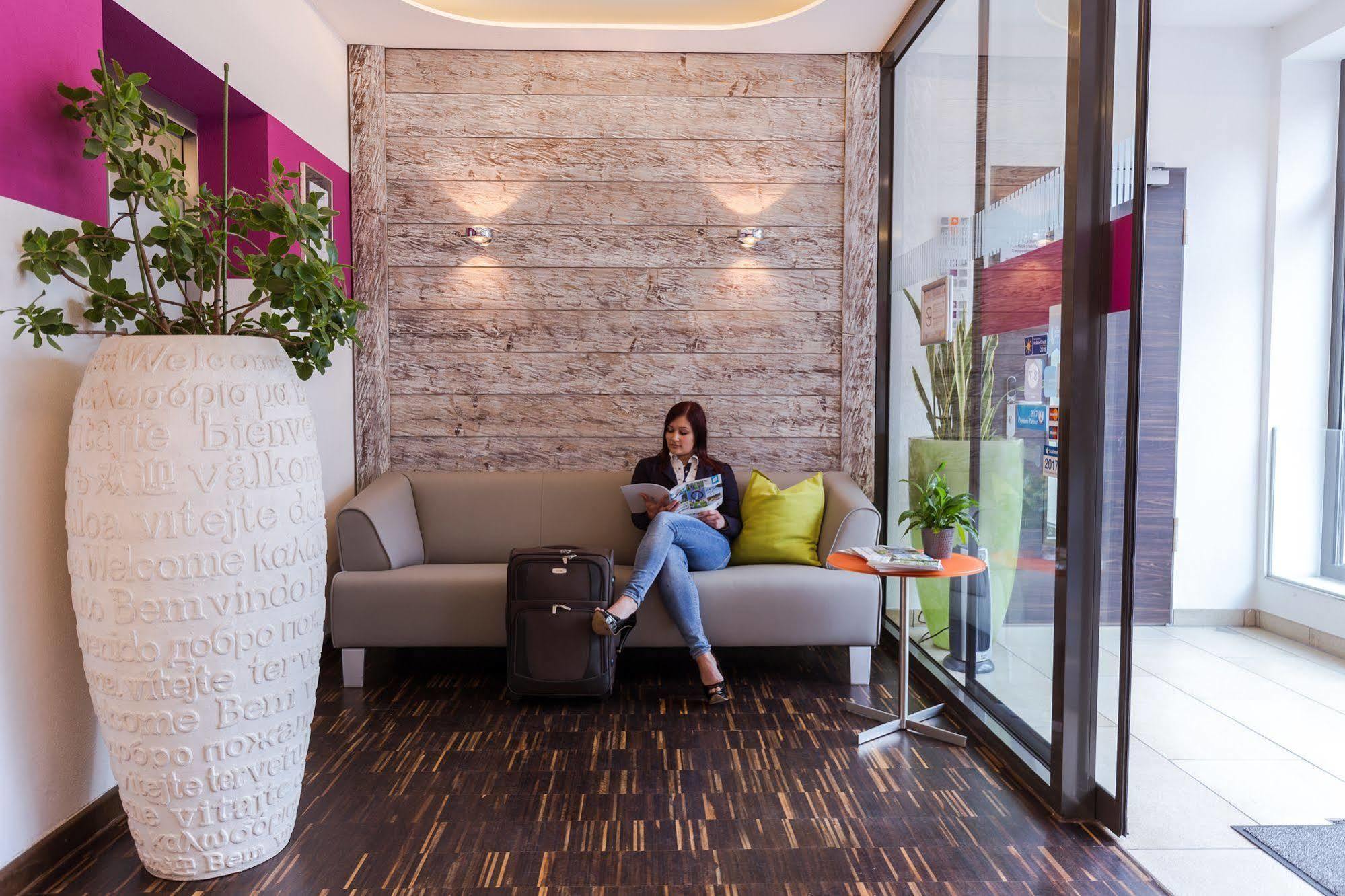 Hotel Arooma Erding Kültér fotó
