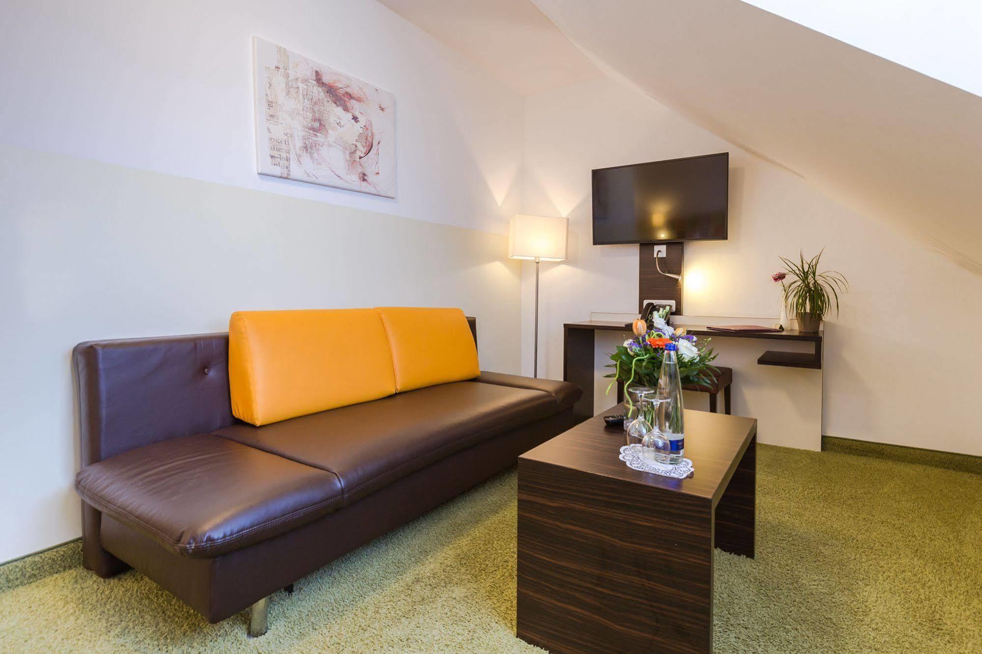 Hotel Arooma Erding Kültér fotó