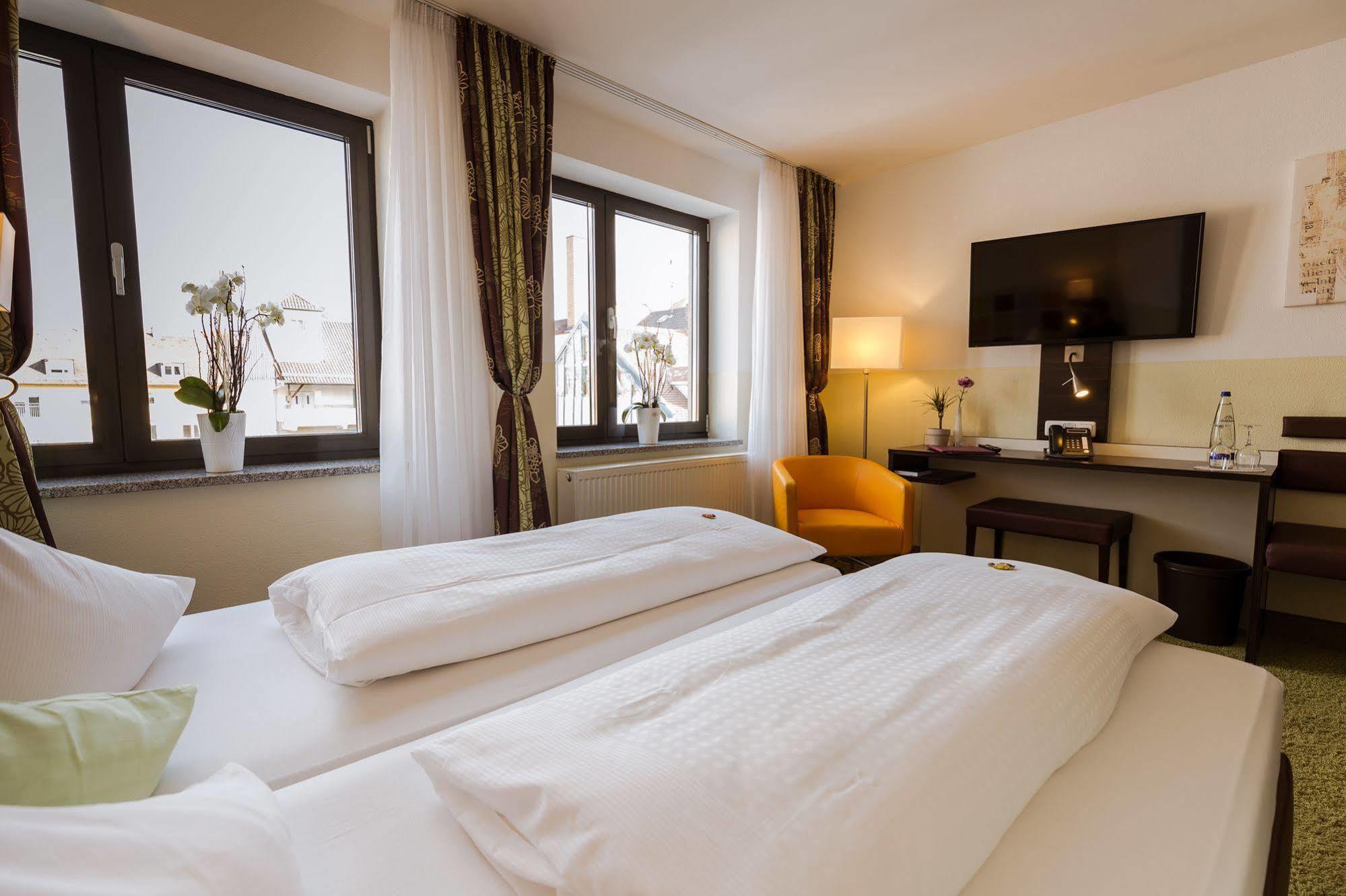 Hotel Arooma Erding Kültér fotó