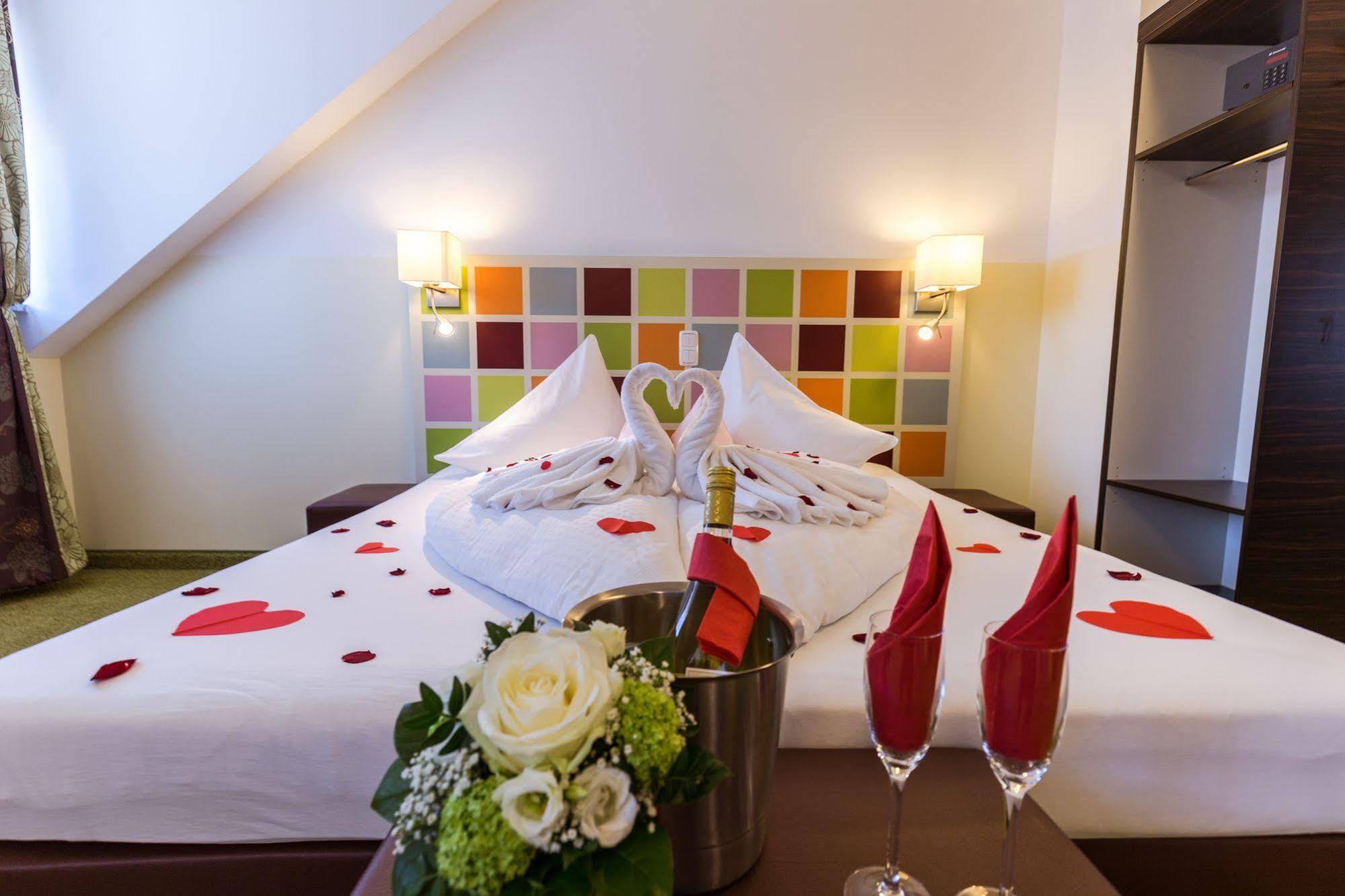 Hotel Arooma Erding Kültér fotó