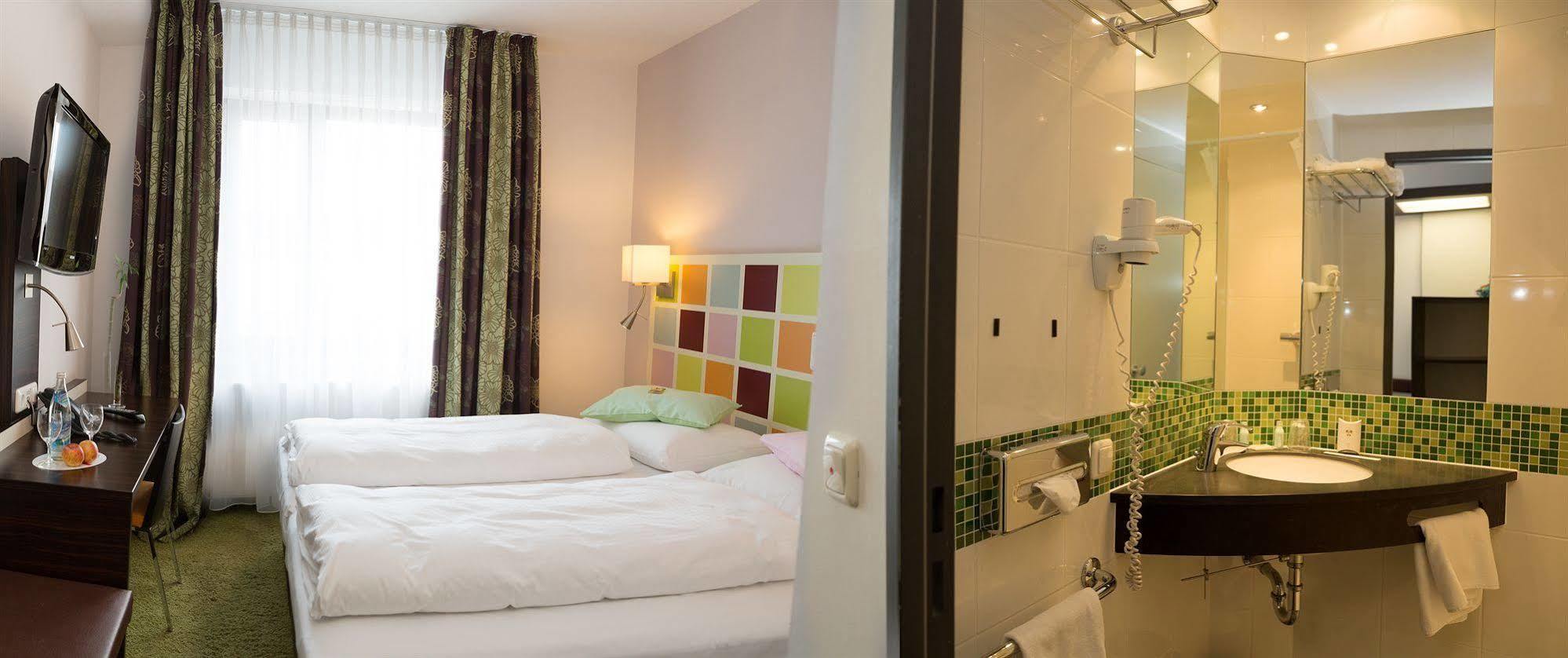 Hotel Arooma Erding Kültér fotó
