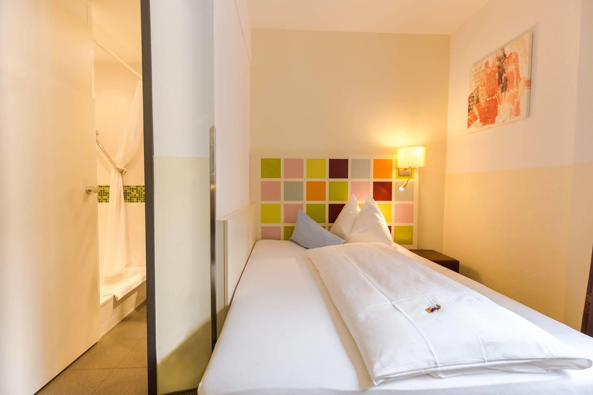 Hotel Arooma Erding Kültér fotó