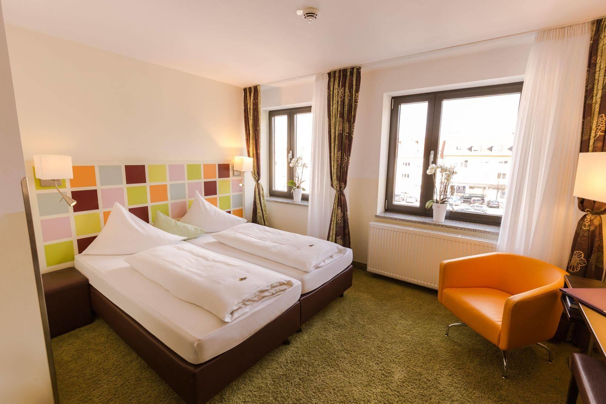 Hotel Arooma Erding Kültér fotó